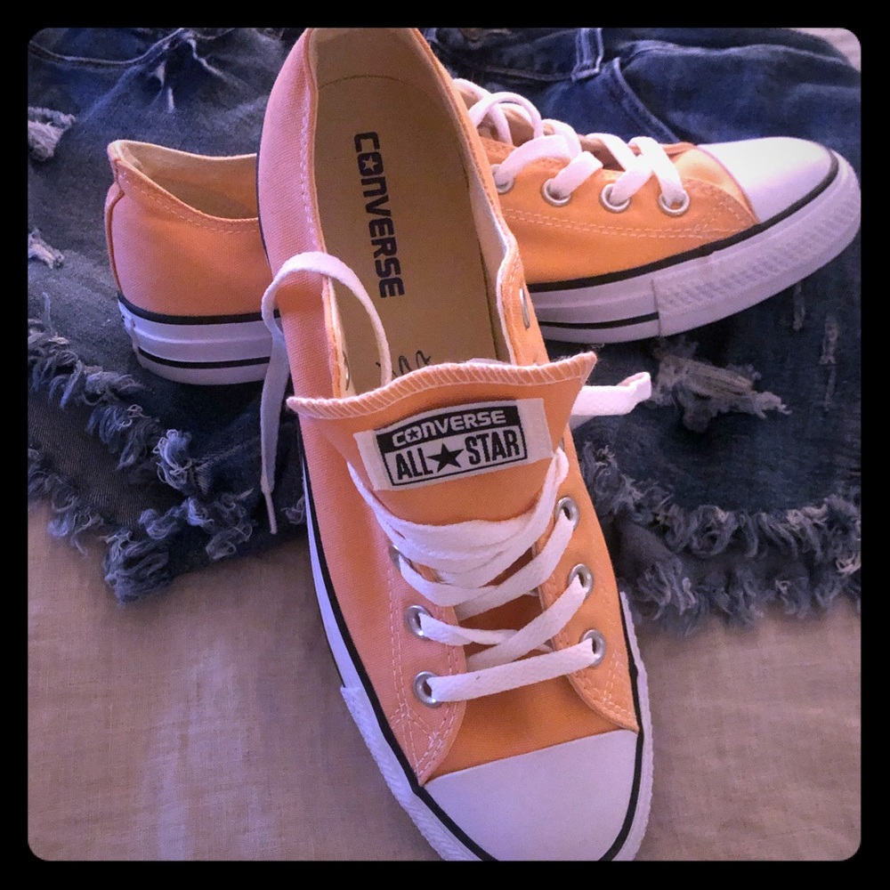 Converse Seasonal Color Chuck Taylor’s NWOT